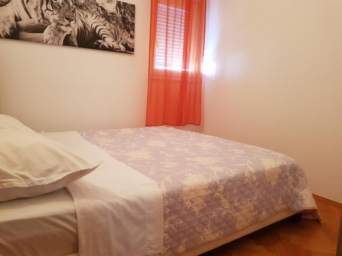 Apartment Milena Omis Exterior photo